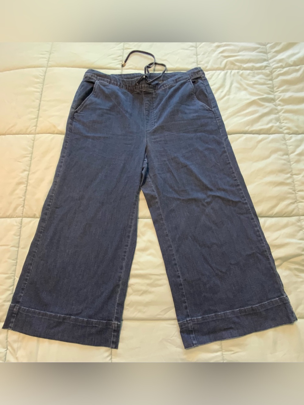 Chico's Wide-Leg Crop Jeans Womens Size 14 Medium Wash Stretch Denim Drawstring